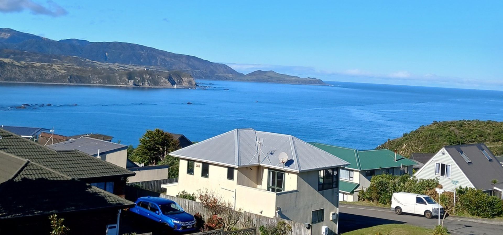 Bed & Breakfast in Wellington with Sea Views